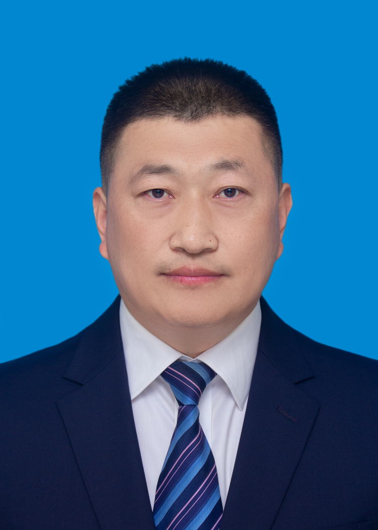 李海龙副区长