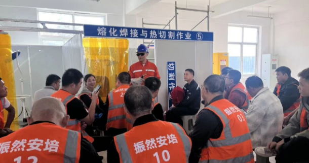 抚宁职教中心联合企业开展职工专项技能培训